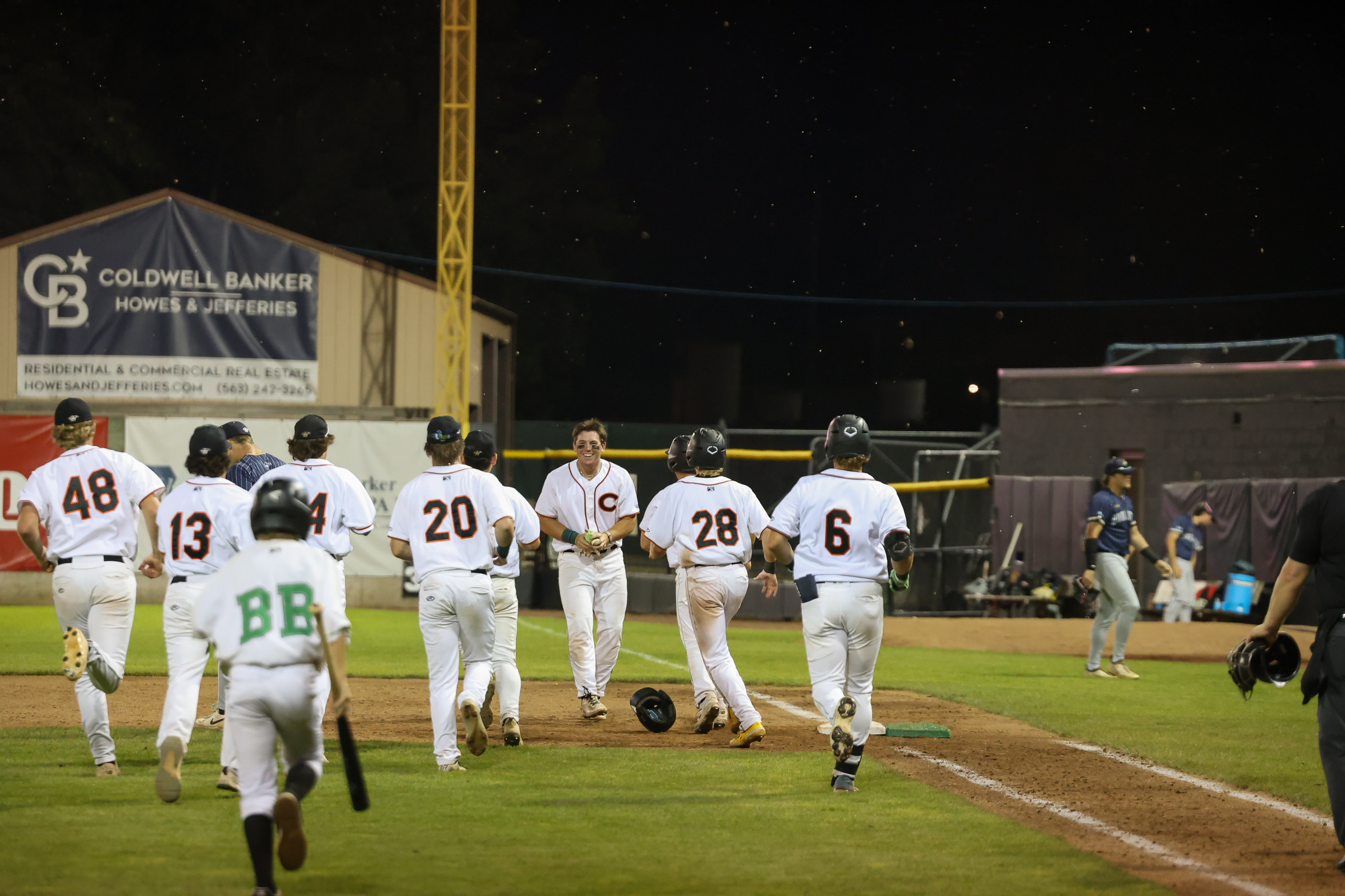 Chance Key Leads Giants to Victory Over Bees and Back to Top of Northwest Division